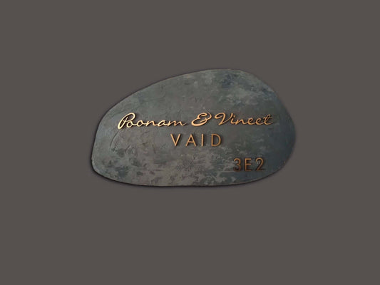 Kalon – Stone-Texture Name Plate with Gold Matte Steel Letters